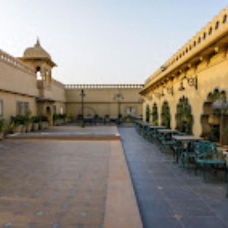 Laxminarayan Club & Resort Vadodara Ngoại thất bức ảnh